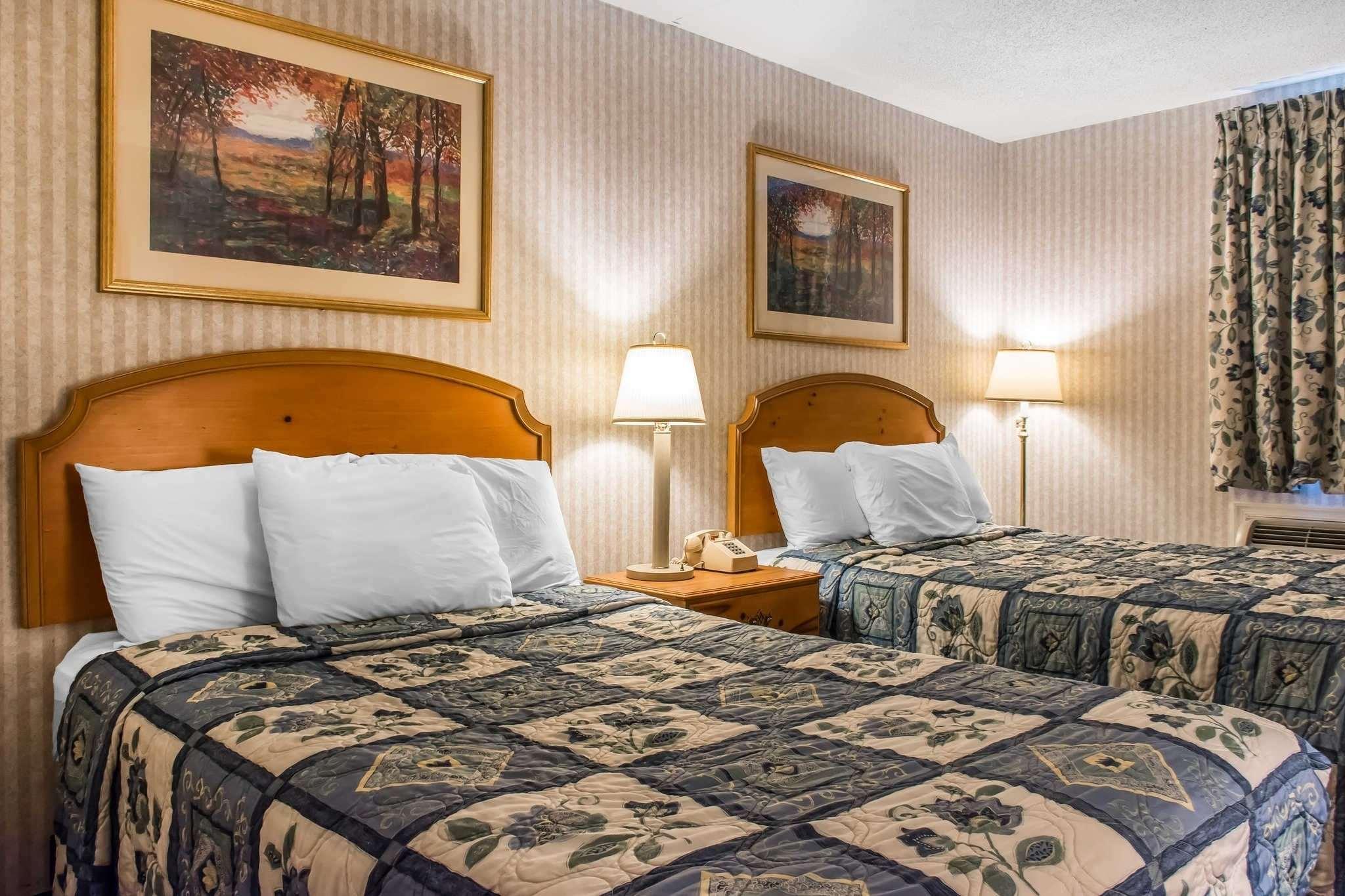 Rodeway Inn Amish Country Smoketown  Экстерьер фото