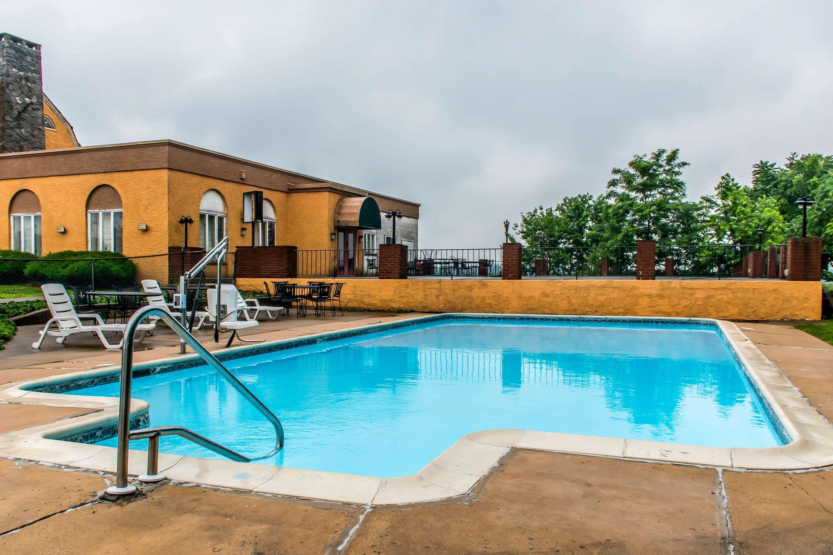 Rodeway Inn Amish Country Smoketown  Экстерьер фото